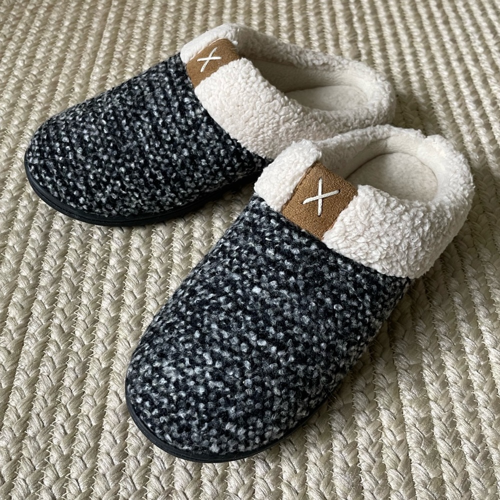 ULTRAIDEAS Women's Indoor Fuzzy Slipper with Memory Foam, Anti-Skid Ladies 9